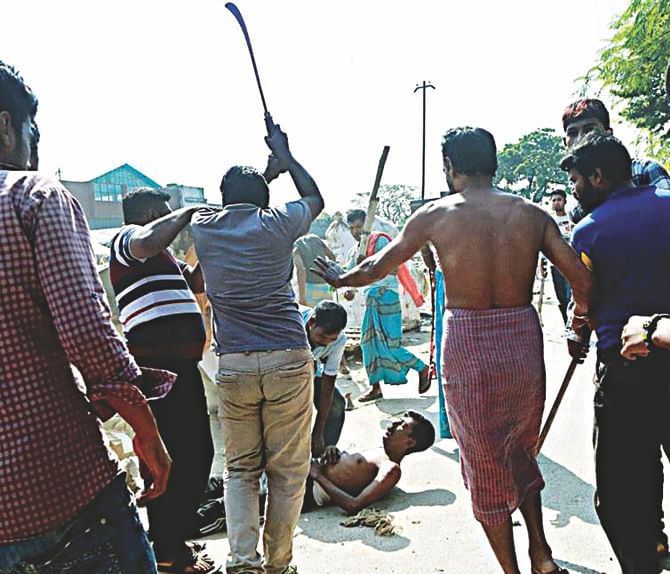 A group of drug peddlers swoops on their rival group with machetes and iron rods in Bogra Railway Station area yesterday over the trade. Photo: Banglar Chokh