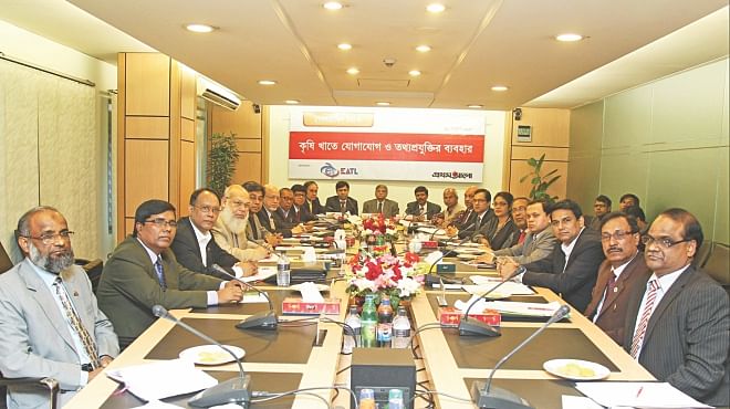 Analysts take part in a roundtable on the application of ICT in the agriculture sector, at the office of Prothom Alo in the capital yesterday. Photo: Star