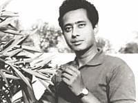 The prominent actor Anwar Hossain died on September 13. He is best known for playing Siraj ud-Daulah in a famous Bengali film in 1967. 