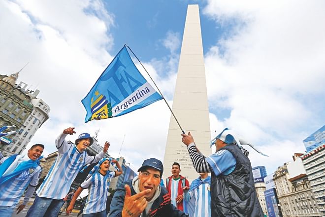 Argentina fans gather at a public square in Buenos Aires on Sunday morning before the FIFA World Cup final between Argentina and Germany in Brazil's Maracana Stadium later in the day. Photo: REUTERS