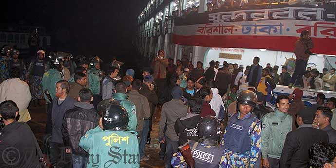 More than 10,000 passengers were forced to disembark at the Barisal Launch Terminal after authorities suspended launch services in the face of 'pressure' from law enforcing authorities. Photo: Star