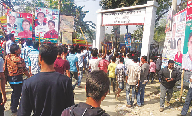Carrying sticks and iron rods, pro-ruling party men took control of the ground after the BNP-led alliance scheduled a rally there on the same day.   Photo: Star