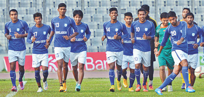 On the eve of todays second semifinal of the Bangabandhu Gold Cup against Thailand, charged-up Bangladesh players went through the drills at the Bangabandhu National Stadium yesterday evening.  PHOTO: firoz ahmed