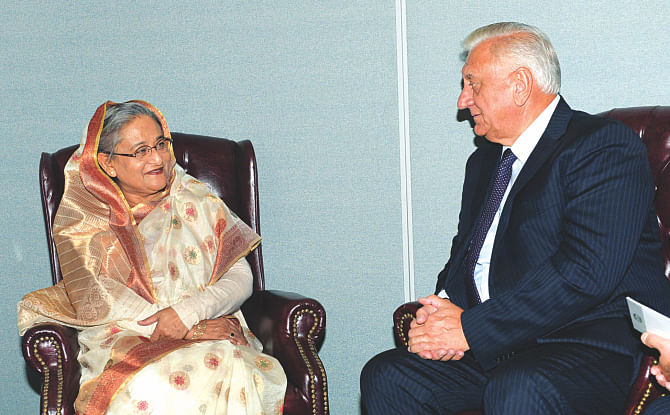 Prime Minister Sheikh Hasina talking to her Belarus counterpart Mikhail Myasnikovich at the UN headquarters in New York yesterday. Photo: PID