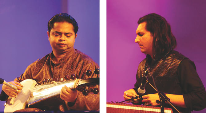 Pt. Rajan and Pt. Sajan Mishra diffuse divine musical blessings.  Photo: Ridwan Adid Rupon