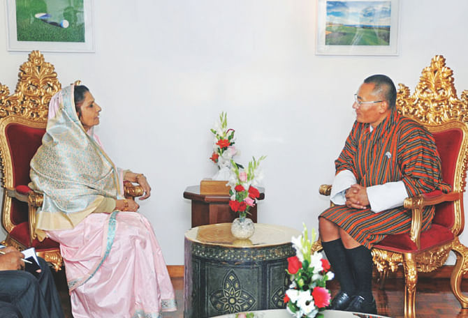 Bhutanese Prime Minister Tshering Tobgay and Bangladesh's Leader of the Opposition in Parliament Raushan Ershad meet at Sonargaon hotel in Dhaka yesterday, with the latter calling for Bhutan's cooperation in communication and hydropower sectors. The visiting PM will leave Dhaka today. photo: pid