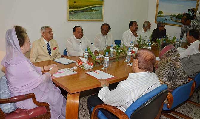 BNP Chairperson Khaleda Zia sits with top leaders of BNP at her Gulshan office this evening. Photo: Star