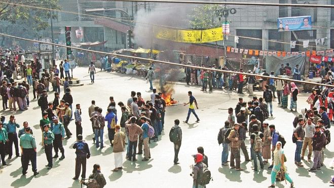 Students of Bangladesh University of Engineering and Technology (Buet) demonstrate blocking the Palashi intersection in the capital yesterday after a fellow student, Anika Farzana, was injured in a road accident there. Photo: Focus Bangla