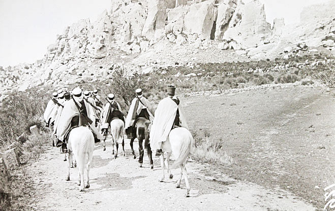 Group of Moroccan Spahis leaving Saint-Remy-de-Provence (near Marseilles) for Arles. Provence, South of France, April 1917.  © ECPAD