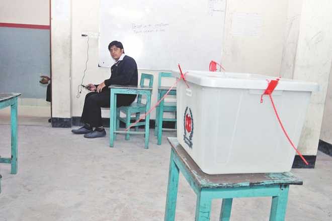 A polling station in Dhaka: even though the EC has officially put the total number of votes cast  at around 40 percent, newspapers are littered with photos of empty voting centres. Photo: Prabir Das
