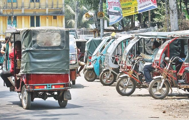 Almost 300 overloaded trucks seized in Mar