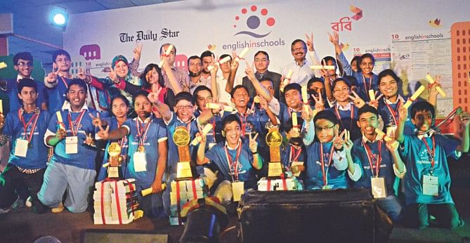 Students of winning schools and guests at the Sylhet divisional round of English in Schools, a joint programme of The Daily Star and Robi, held in Scholarshome School and College in Sylhet city yesterday.   Photo: Star