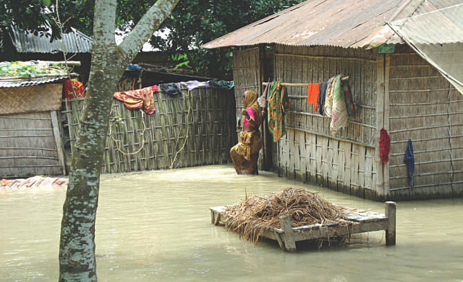 The flood situation is deteriorating in the north and more cropland and homes are being inundate. Photo: Star