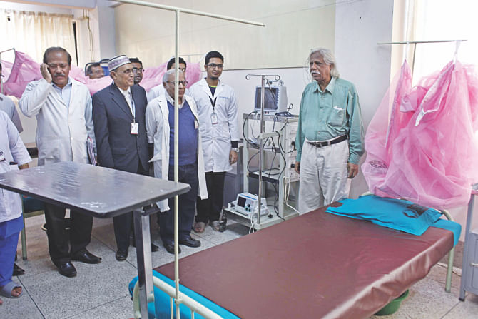 With the public hospitals struggling to cater to a rising number of burn patients in the ongoing spate of political violence, a six-bed burn unit opens at Gonoshasthaya Nagar Hospital in the capital yesterday, which the authorities said, would provide free treatment and medicines to the burn victims.  Photo: Star