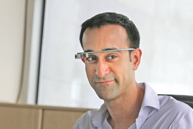Ian Kazi Shakil, CEO of Augmedix, showing how Google Glass is used for remotely entering patient data in electronic health records. Photo: Star