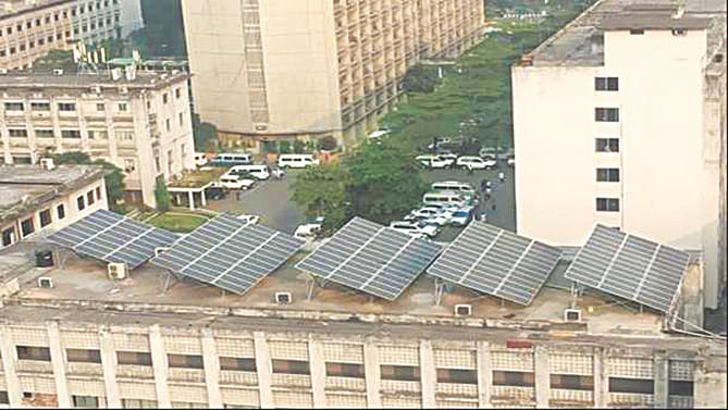 With no batteries in the system, this solar power plant on the Secretariat supplies 50kw electricity to the national grid. Photo: Star
