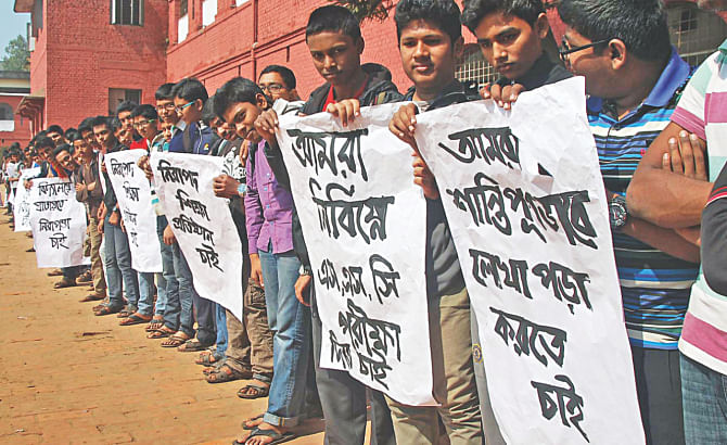 Students of public schools in Chittagong Collegiate School in the port city. Photo: Star, Banglar Chokh