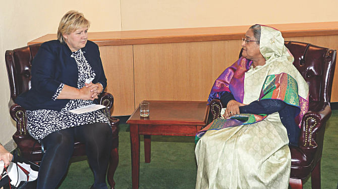 Prime Minister Sheikh Hasina talking to Norwegian Prime Minister Erna Solberg at the UN headquarters in New York yesterday. Photo: PID