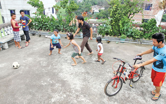 Children can be a great means to break the ice with your neighbours. Photo: Prabir Das