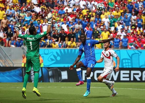 Mario Balotelli of Italy shoots wide past goalkeeper Keylor Navas of Costa Rica during the 2014 FIFA World Cup Brazil Group D match between Italy and Costa Rica at Arena Pernambuco on June 20, 2014 in Recife, Brazil. Photo: Getty Images