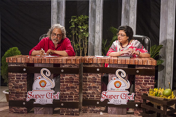 Shawkat Osman and Shaheda Yesmin on the judges' panel. Photo: Shahrear Kabir Heemel