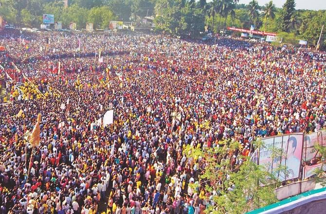 BNP Chairperson Khaleda Zia, addresses a massive rally at NS College ground in Natore district town yesterday, urging the people to join her party's movement to save the country and its people from the grip of the incumbent ‘illegal’ and ‘unconstitutional’ government.  Photo: Star
