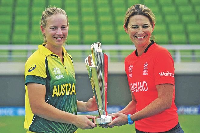 Australia captain Meg Lanning (L) and her England counterpart Charlotte Edwards are all smiles with the trophy ahead of today's ICC Women's World T20 final.  Photo: Star