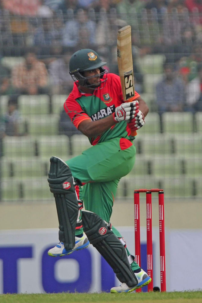 All-rounder Mahmudullah Riyad pulls one during his knock of 82 not out in the fourth ODI against Zimbabwe at the Sher-e-Bangla National Stadium in Mirpur yesterday.  PHOTO: FIROZ AHMED