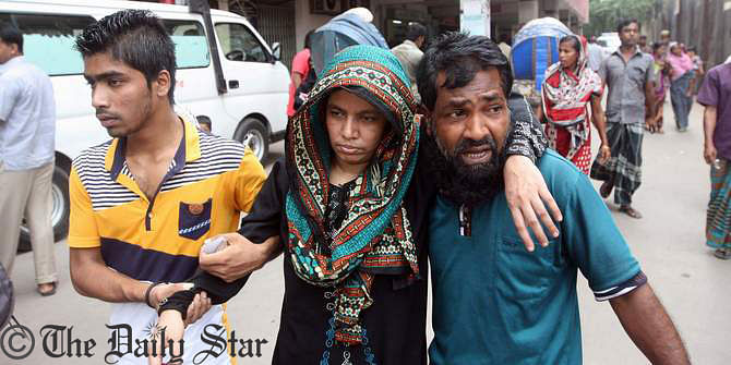 A female patient leaving Sir Salimullah Medical College and Mitford Hospital in Dhaka as the authorities did not admit her due to the ongoing strike. Photo: Palash Khan