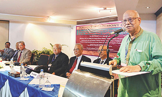 Finance Minister AMA Muhith addresses as chief guest the inauguration of a four-day biennial international conference, the 11th ‘Congress on Bengal Art’, at Brac Centre Inn in the capital yesterday. Photo: Star