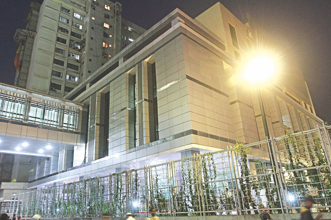 One of the two newly built outdoor buildings of Bangabandhu Sheikh Mujib Medical University at the capital's Shahbagh. Equipped with leading-edge and extended healthcare amenities, these two structures will nearly double the capacity of BSMMU, one of the largest public hospitals in the country. Prime Minister Sheikh Hasina is scheduled to inaugurate the facilities today. Photo: Star