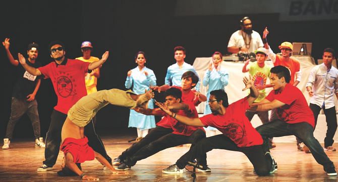 The audience thoroughly enjoyed the excellent integration of classical and traditional forms with Western hip-hop.