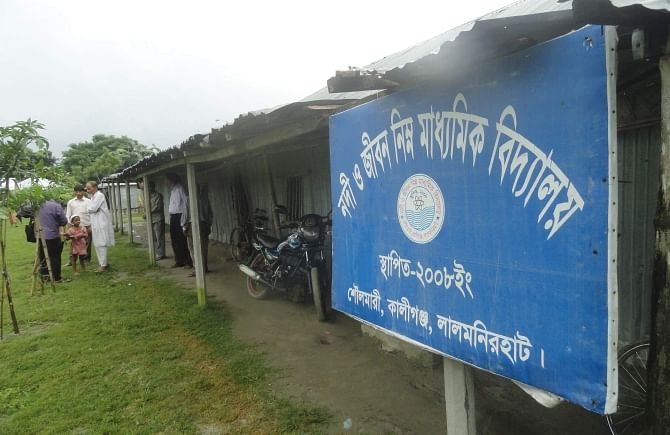 The school, set up in 2008 by NGOs in Teesta River basin to educate char children, is now in a deplorable state due to lack of maintenance. Photo: Star