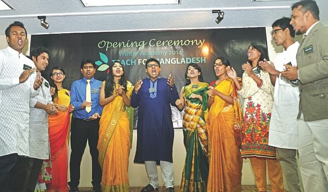 A section of the first batch of a fellowship programme on teaching at primary schools of Dhaka, run by non-profit organisation Teach for Bangladesh, vows to enlighten the education system in Bangladesh at a programme in the capital's Pan Pacific Sonargaon Hotel yesterday. Photo: Star
