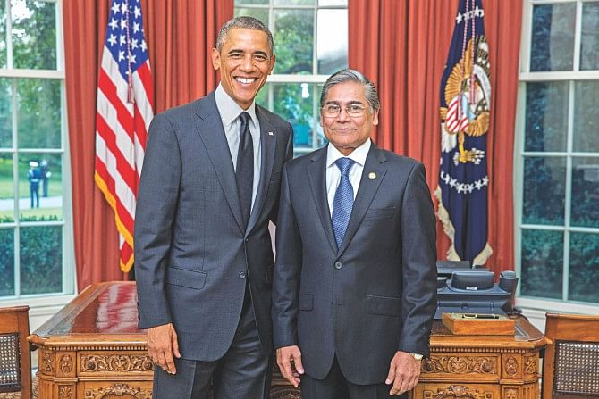 New Bangladeshi Ambassador to the USA Mohammad Ziauddin with US President Barack Obama at the White House in the USA, where the envoy presented  his credentials to the president on Thursday. Photo: Courtesy 