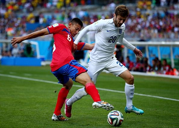 Oscar Duarte of Costa Rica challenges Adam Lallana of England during the 2014 FIFA World Cup Brazil Group D match between Costa Rica and England at Estadio Mineirao on June 24, 2014 in Belo Horizonte, Brazil. Photo: Getty Images