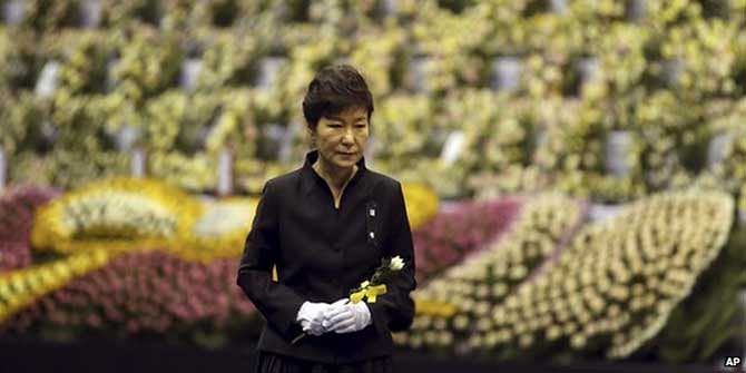 Park's apology comes amid public criticism and grief over the disaster