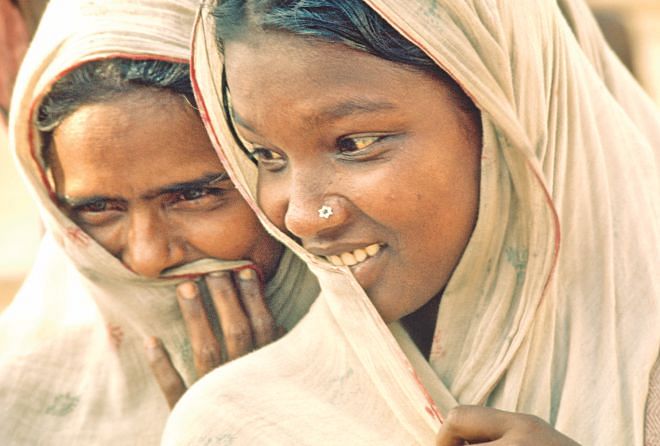 Portrait of women in a refugee camp: Bangladesh, 1972