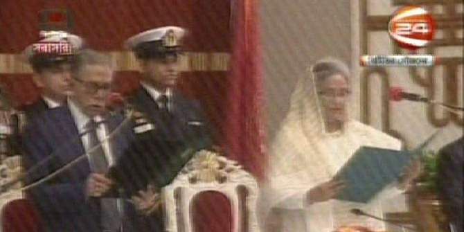 President Abdul Hamid administers oath to Sheikh Hasina, prime minister of the newly elected cabinet