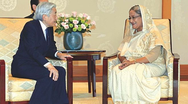 Prime Minister Sheikh Hasina meets Japanese Emperor Akihito at the Imperial Palace in Tokyo yesterday. Photo: PID