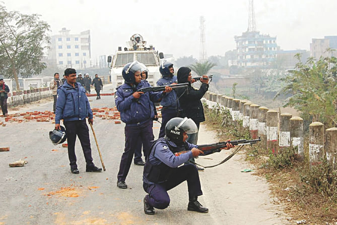 Police in action during the clash. Photo: Star