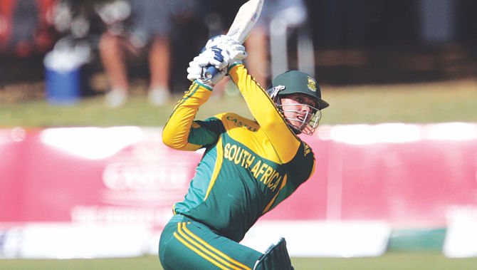 South Africa opener Quinton de Kock follows the path of the ball after hoisting it over long-on during the third and final one-day international against Zimbabwe at the Queens Sports Club in Bulawayo yesterday. PHOTO: AFP