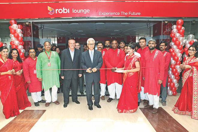 Ghazzali Sheikh Abdul Khalid, chairman of Robi Axiata, attends the launch of Robi's flagship customer experience lounge at Jamuna Future Park in Dhaka yesterday.  Photo: Robi