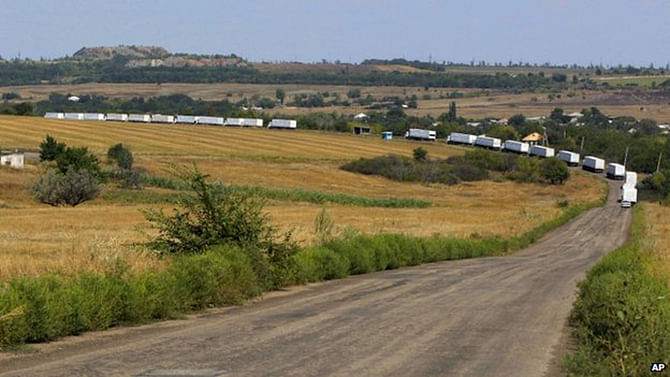 Russia's aid convoy heads through Ukraine towards Luhansk. Photo: AP