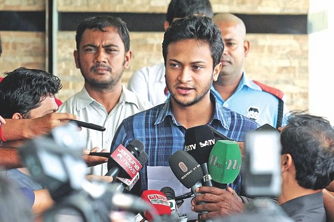 Shakib Al Hasan read out an apology note during a press conference at the Sher-e-Bangla National Cricket Stadium in Mirpur yesterday. He said he was sorry for his behaviour which led to him getting suspended by the BCB earlier this month and requested the board reconsider its decision.    Photo: Star 