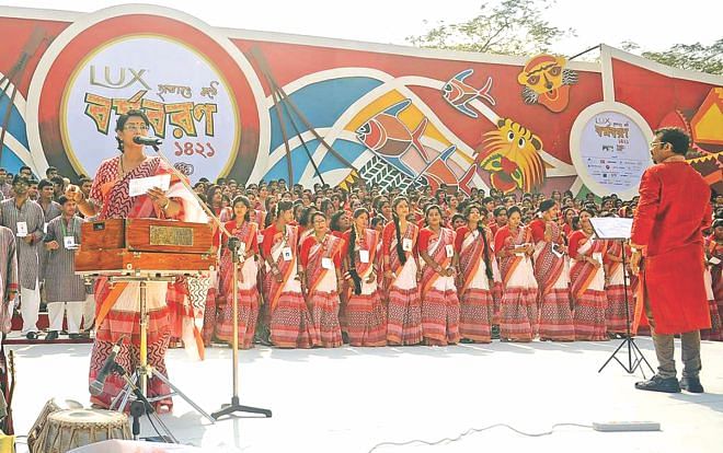 Rezwana Chowdhury Banya leads Shurer Dhara to a chorus. 