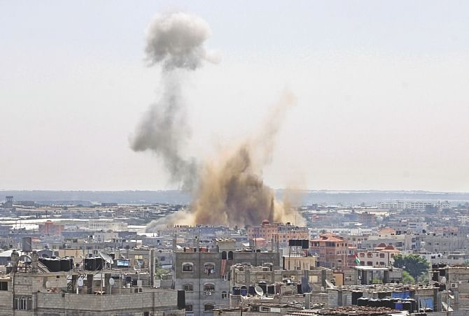 Smoke billows following an Israeli air strike in Rafah. Photo: AFP