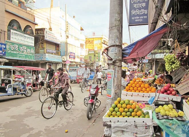 It's possible to find unemployed men in Jamalpur but very difficult to find an unemployed woman. Photo: Andrew Eagle