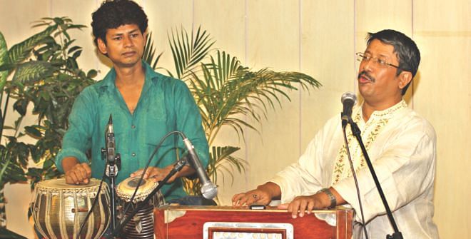 Sumon Chowdhury performs