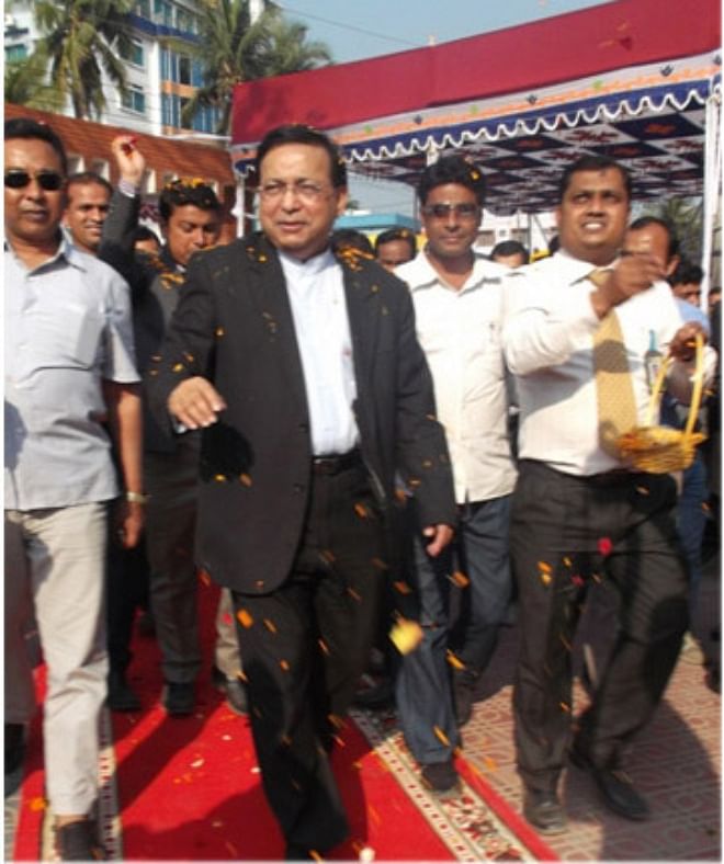 Abdul Matlub Ahmed, chairman of Nitol-Niloy Group, visits the four-day Tata fair in Mymensingh recently. Photo: Tata